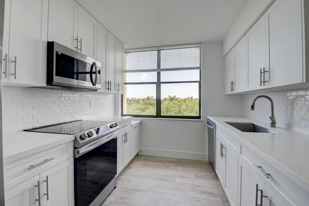 955 Egret Circle #501 Delray Beach, FL 33444