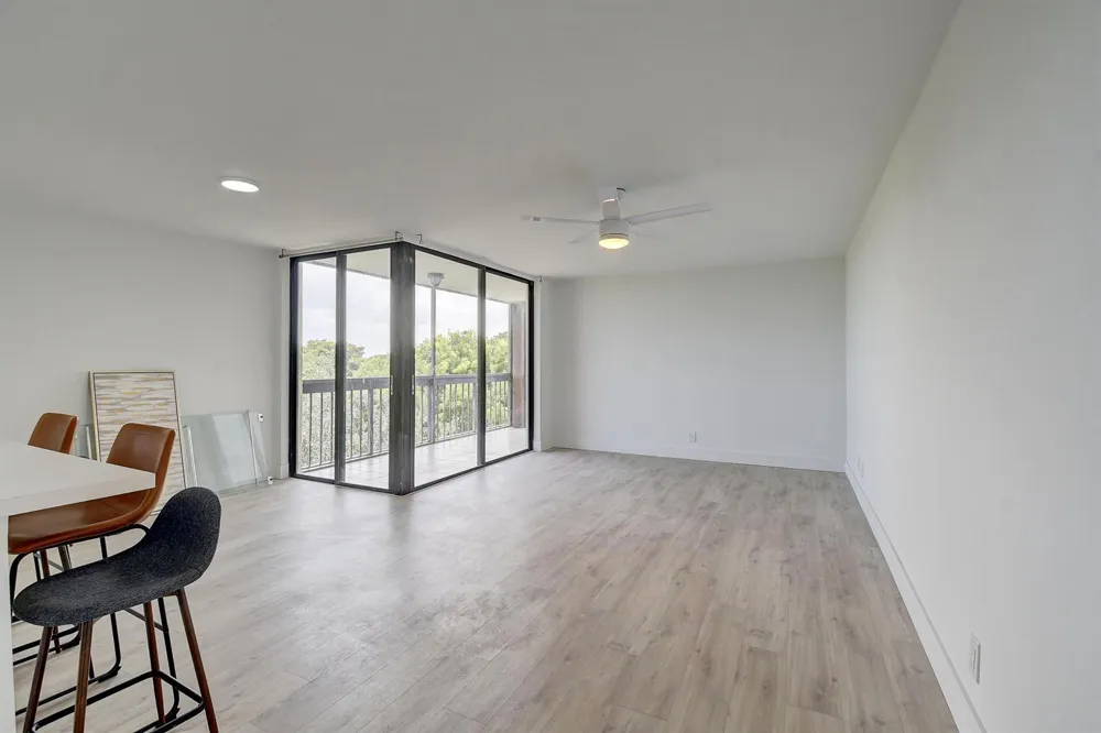 955 Egret Circle #501 Delray Beach, FL 33444