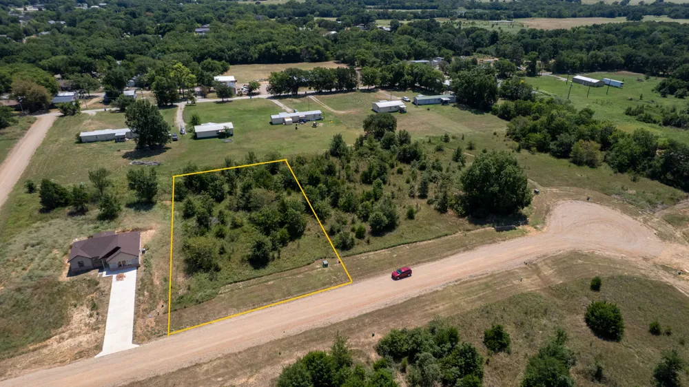Red Bird Lane Colbert, OK 74733