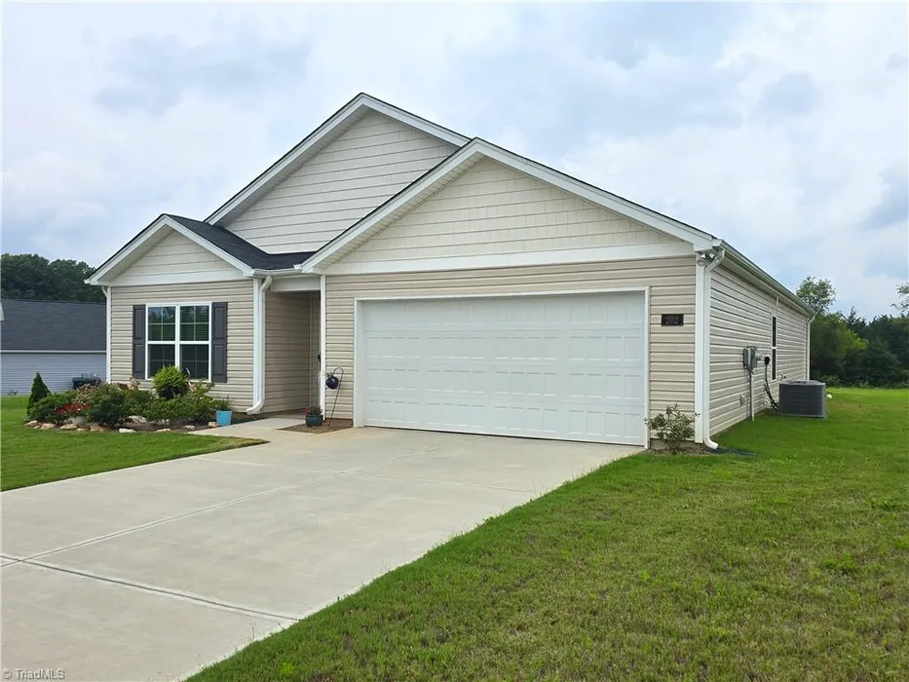 202 Alamos Avenue Lexington, NC 27295