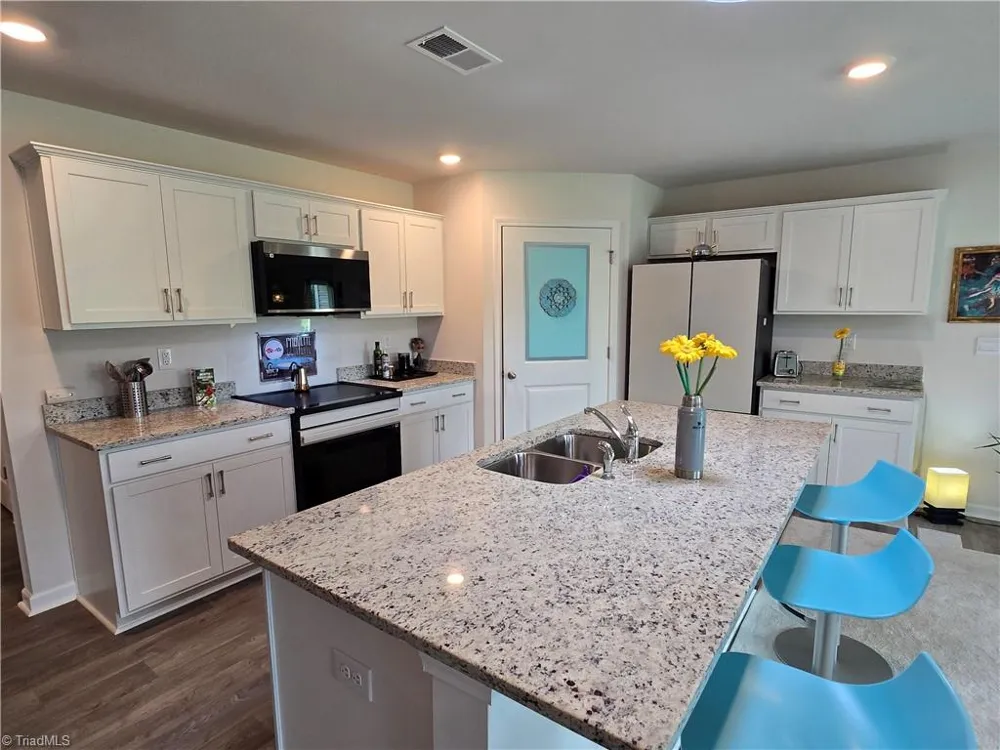 202 Alamos Avenue Lexington, NC 27295