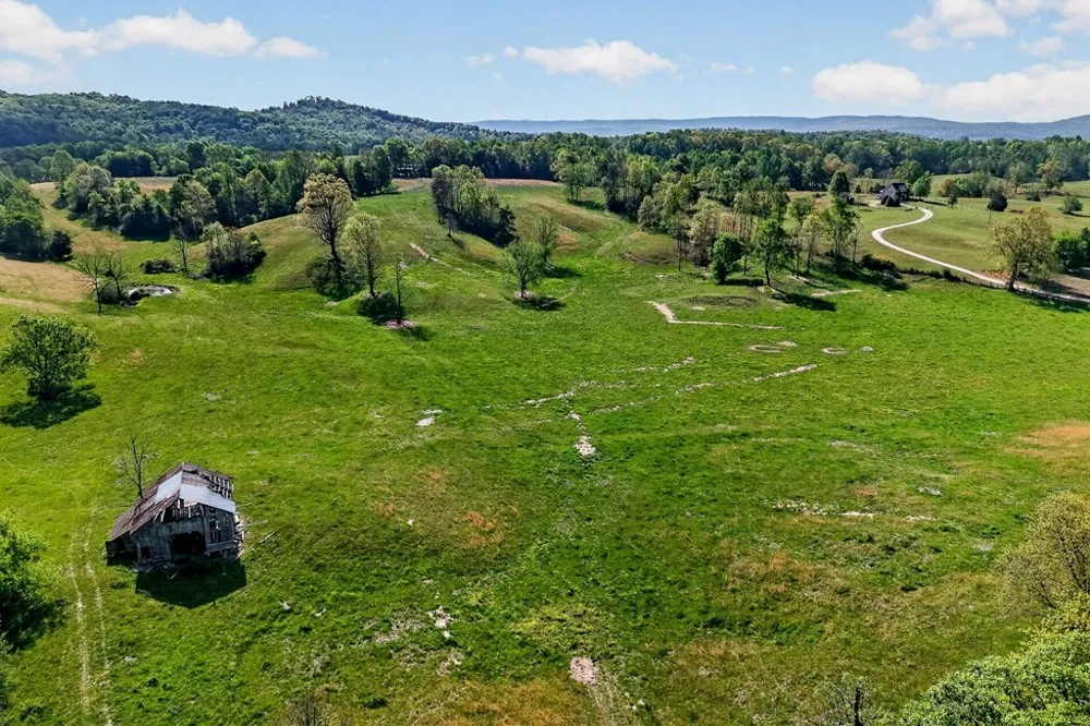 515 Jericho Rd Quebeck, TN 38579