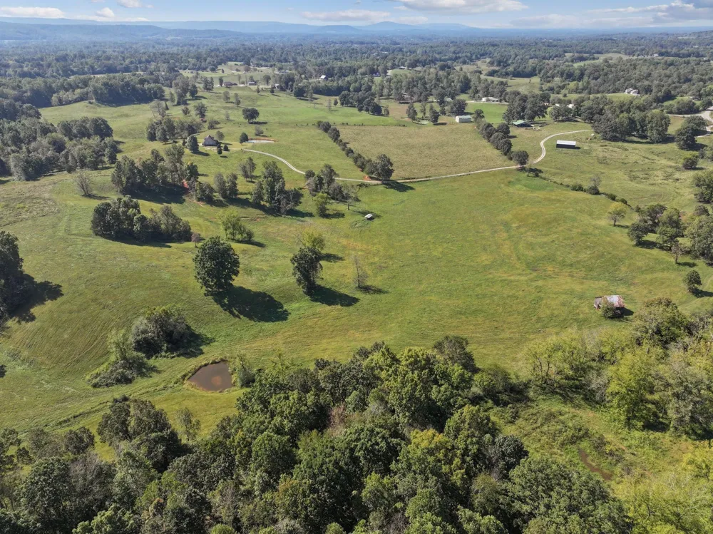 515 Jericho Rd Quebeck, TN 38579