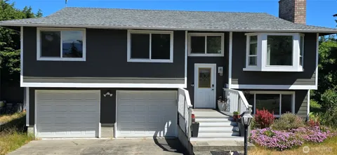 115 E Roberts Place