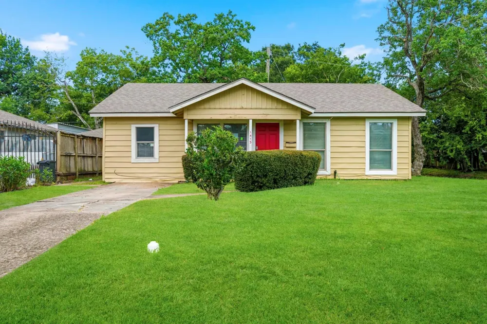 1413 George Street Pasadena, TX 77502