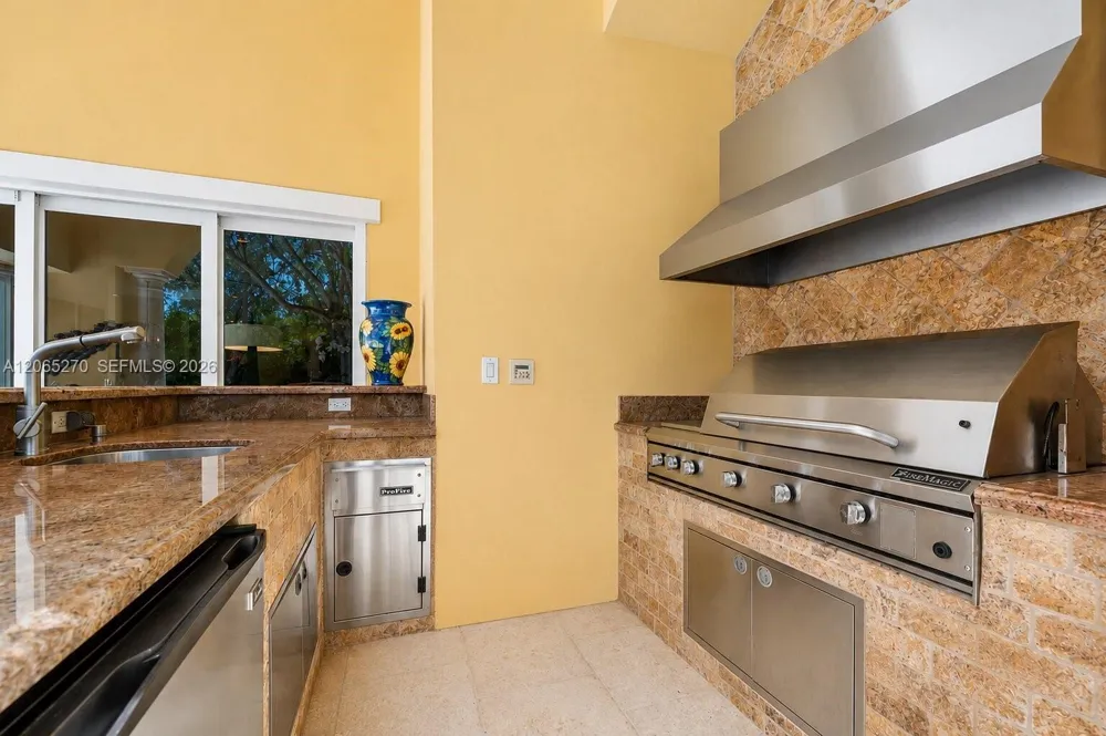9245 SW 93rd Ave Miami, FL 33176
