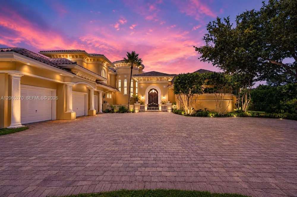 9245 SW 93rd Ave Miami, FL 33176