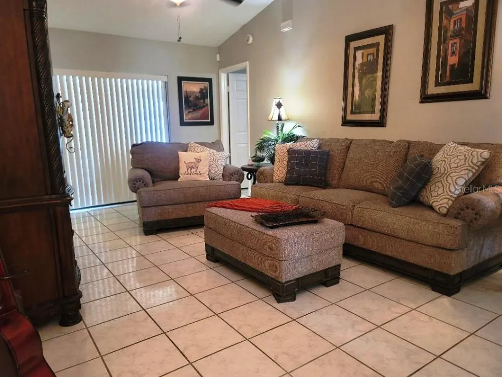 9736 CYPRESS SHADOW AVENUE Tampa, FL 33647