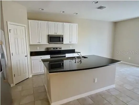 7027 TOWNE LAKE ROAD Riverview, FL 33578