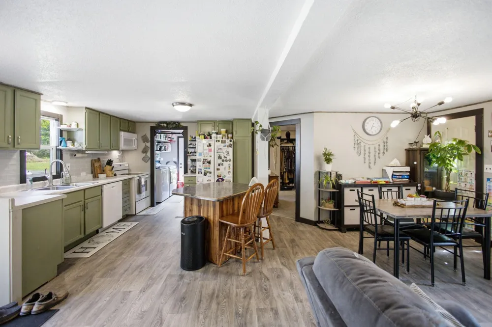798 Horse Lake Lane Dresser, WI 54009