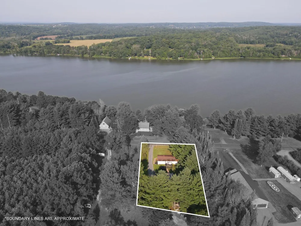 798 Horse Lake Lane Dresser, WI 54009