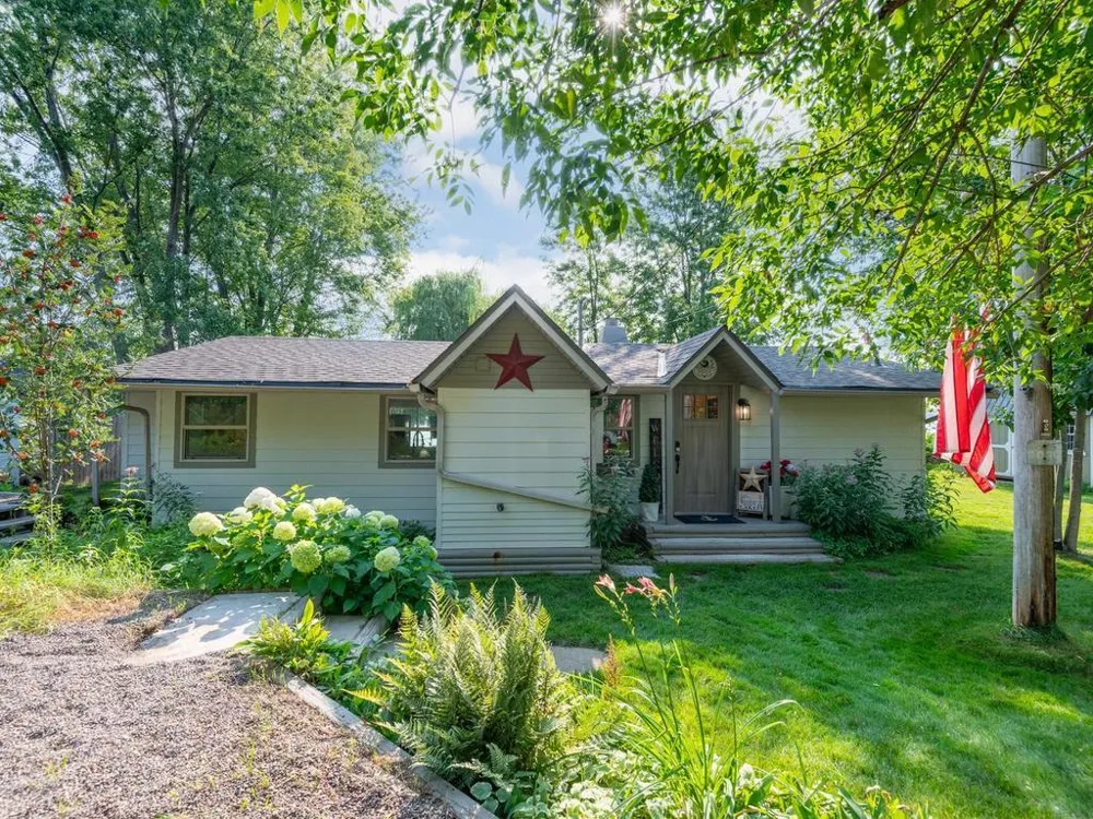 29729 Dahlia Street NW Isanti, MN 55040