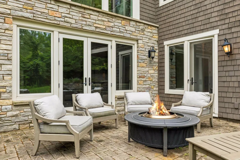 15700 Portico Drive Minnetonka, MN 55391