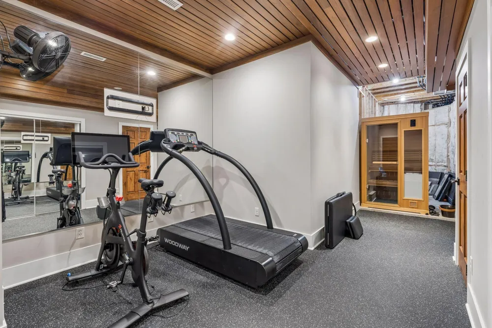 15700 Portico Drive Minnetonka, MN 55391