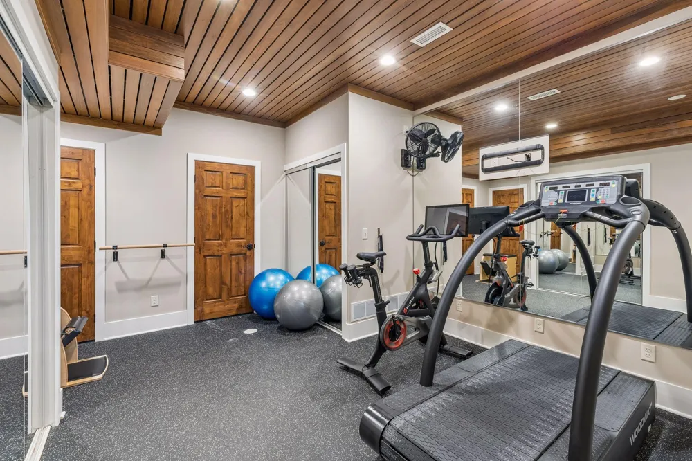 15700 Portico Drive Minnetonka, MN 55391