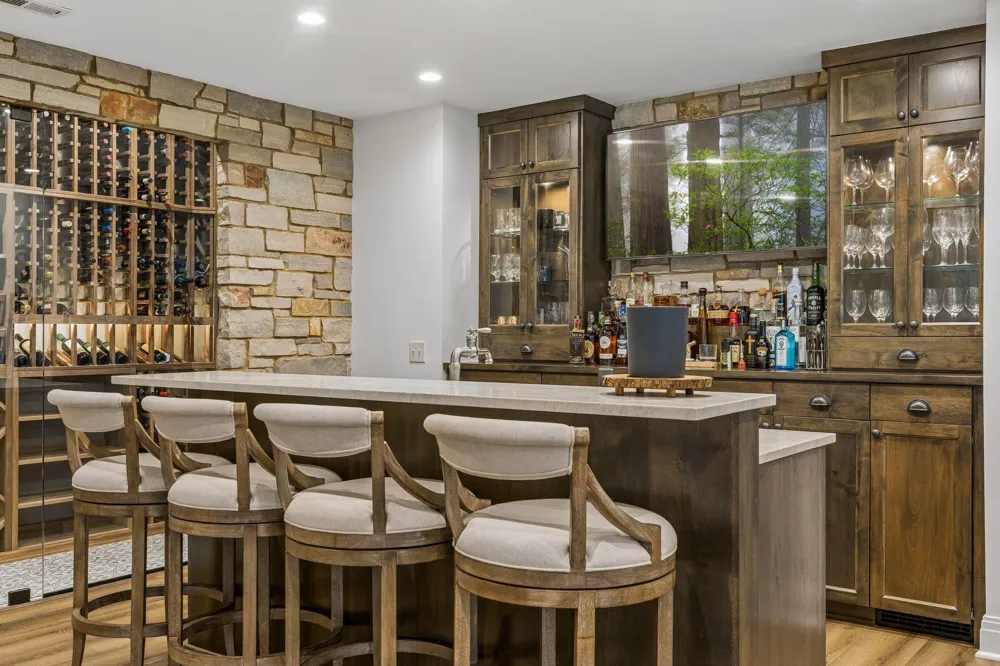 15700 Portico Drive Minnetonka, MN 55391