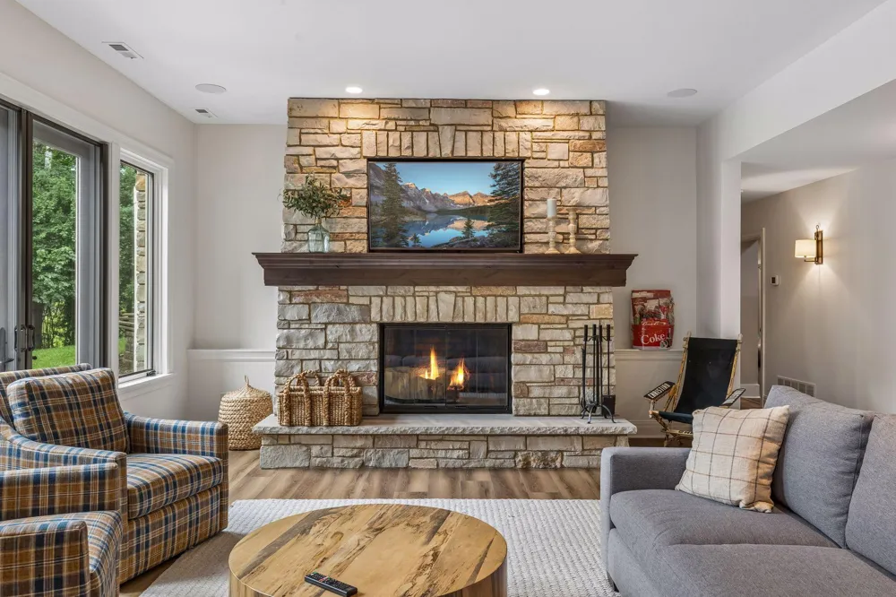 15700 Portico Drive Minnetonka, MN 55391