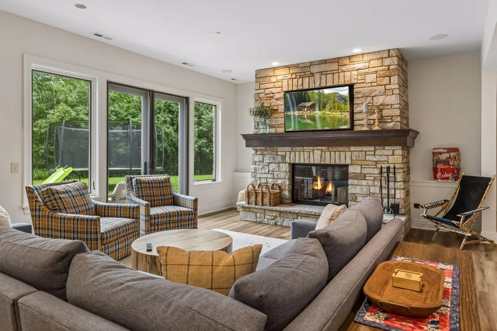 15700 Portico Drive Minnetonka, MN 55391