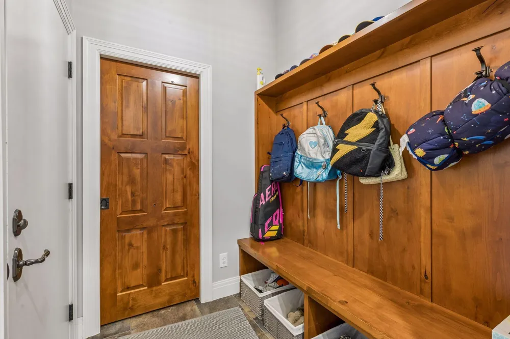 15700 Portico Drive Minnetonka, MN 55391