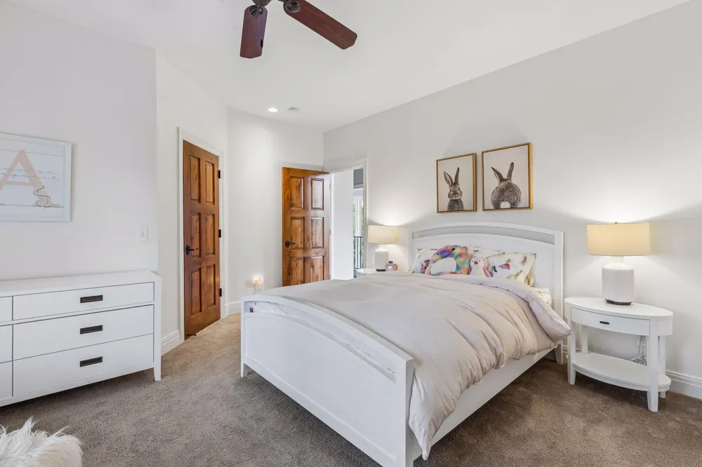 15700 Portico Drive Minnetonka, MN 55391