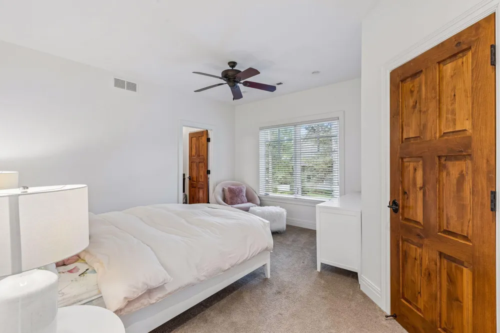 15700 Portico Drive Minnetonka, MN 55391