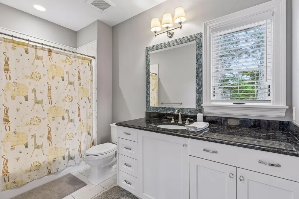 15700 Portico Drive Minnetonka, MN 55391