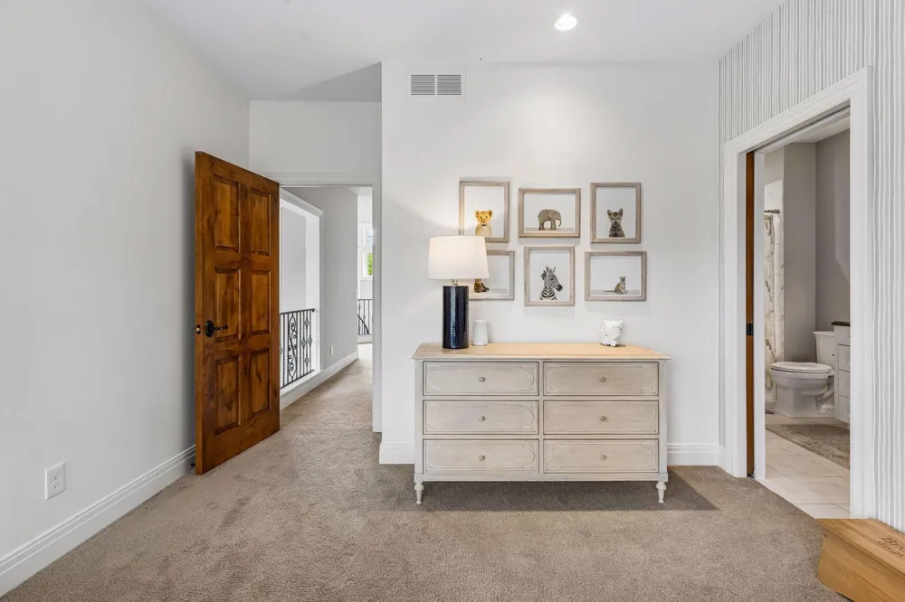 15700 Portico Drive Minnetonka, MN 55391