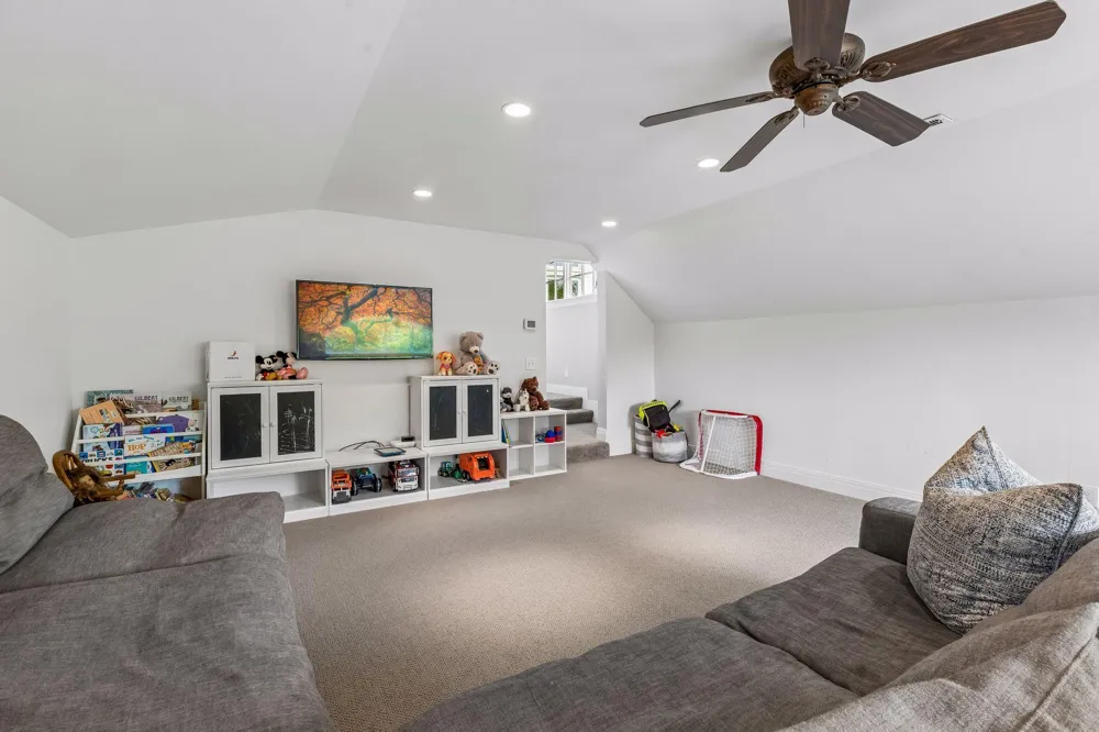 15700 Portico Drive Minnetonka, MN 55391