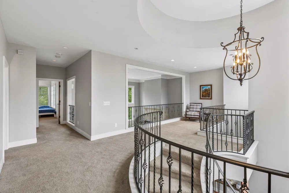 15700 Portico Drive Minnetonka, MN 55391