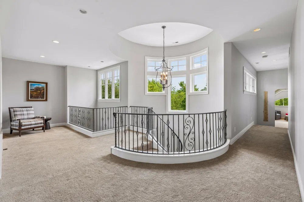 15700 Portico Drive Minnetonka, MN 55391
