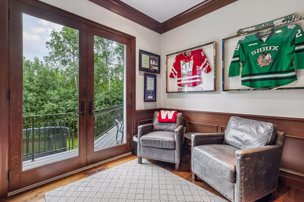 15700 Portico Drive Minnetonka, MN 55391