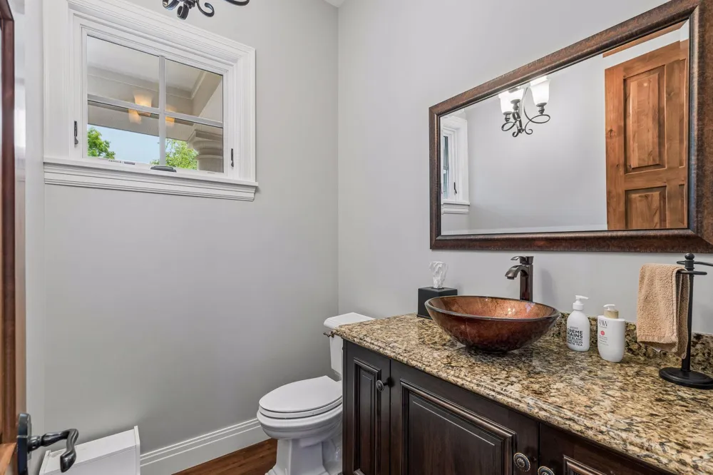 15700 Portico Drive Minnetonka, MN 55391