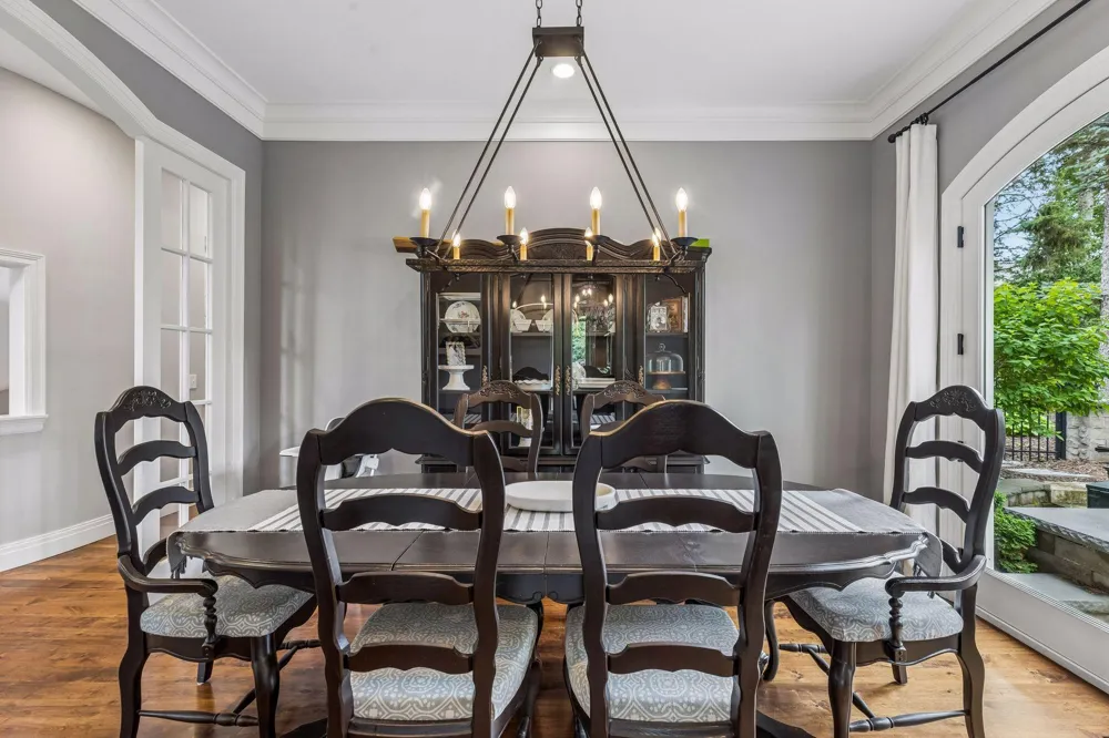 15700 Portico Drive Minnetonka, MN 55391