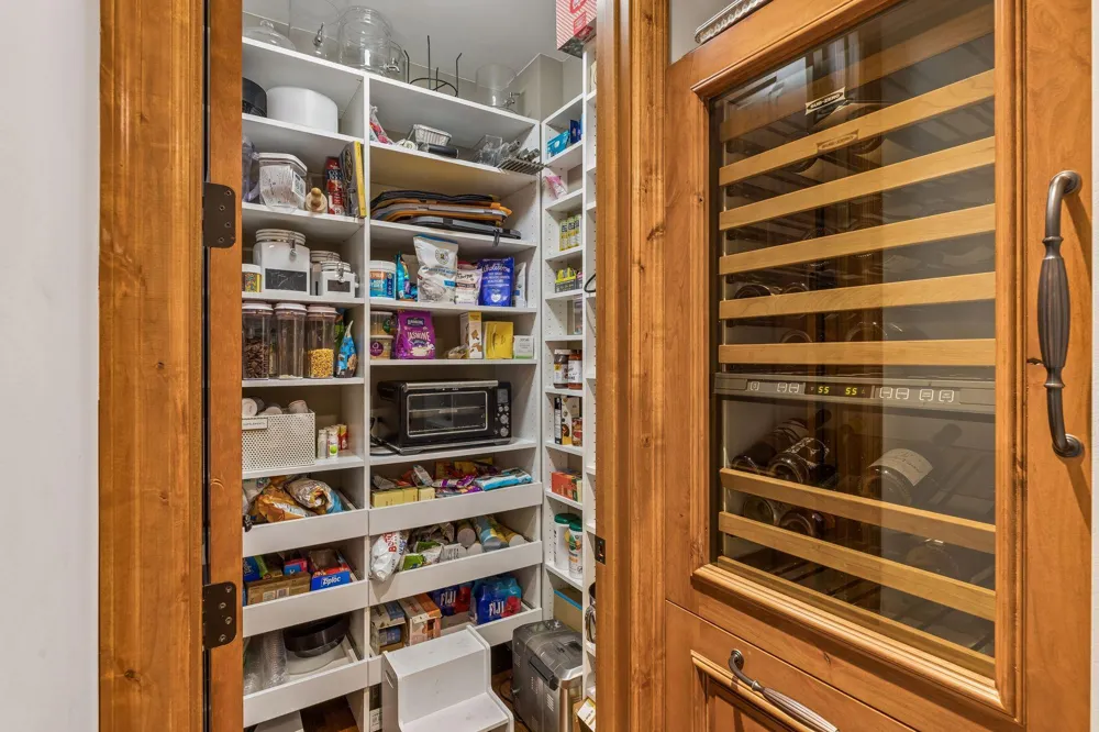 15700 Portico Drive Minnetonka, MN 55391