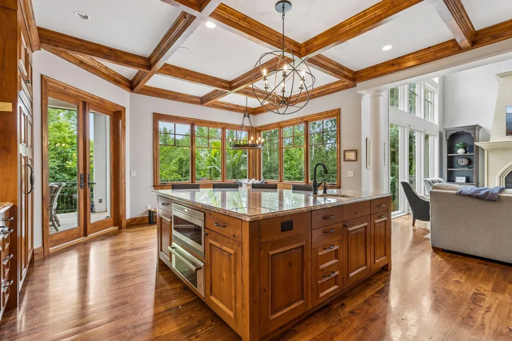 15700 Portico Drive Minnetonka, MN 55391