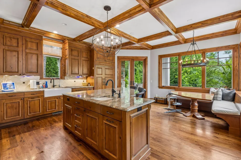 15700 Portico Drive Minnetonka, MN 55391
