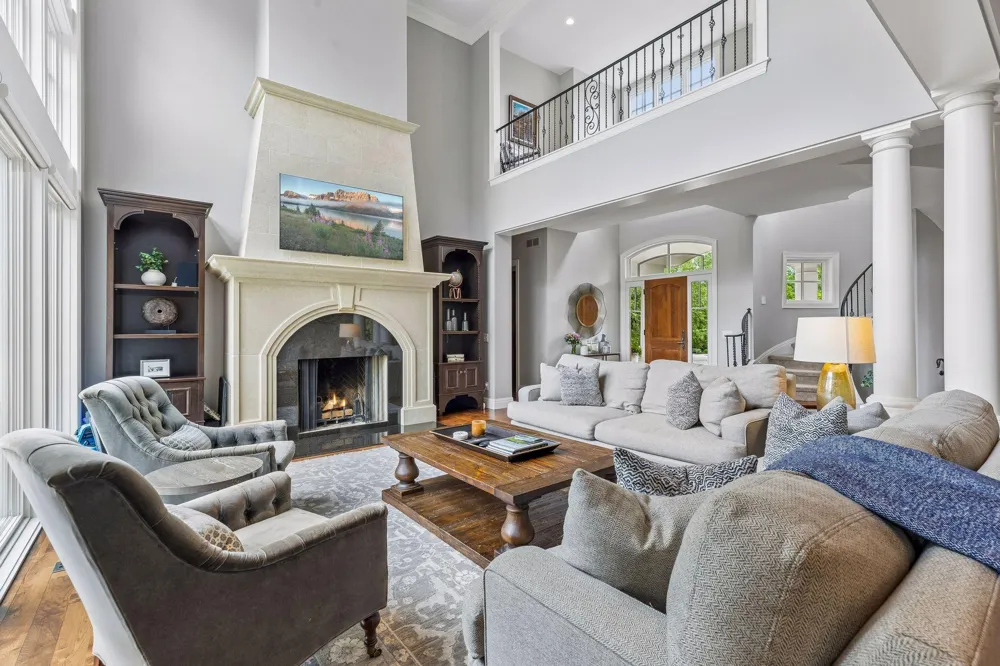 15700 Portico Drive Minnetonka, MN 55391