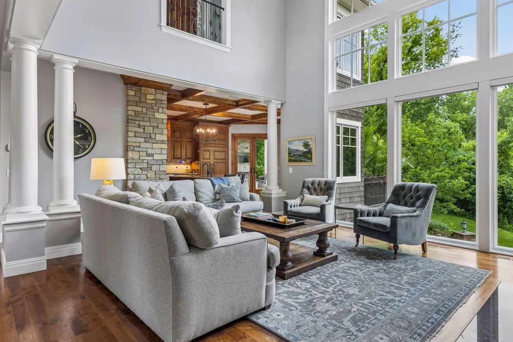 15700 Portico Drive Minnetonka, MN 55391