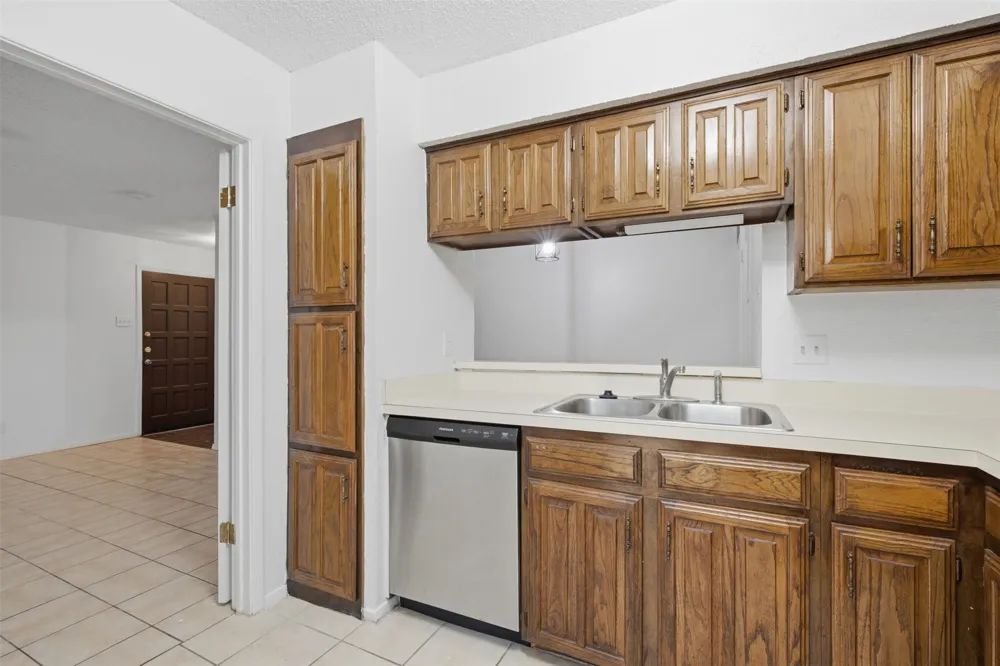 14800 Enterprise Drive #22D Farmers Branch, TX 75234