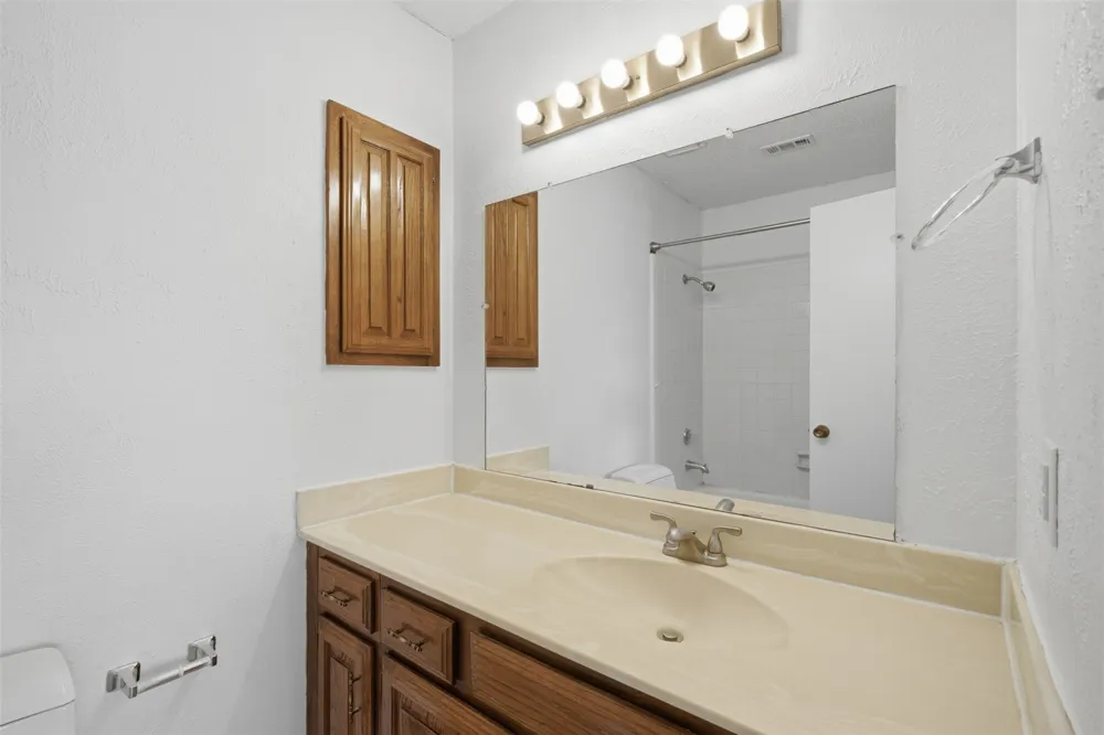 14800 Enterprise Drive #22D Farmers Branch, TX 75234
