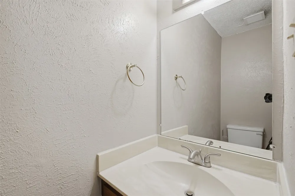 14800 Enterprise Drive #22D Farmers Branch, TX 75234