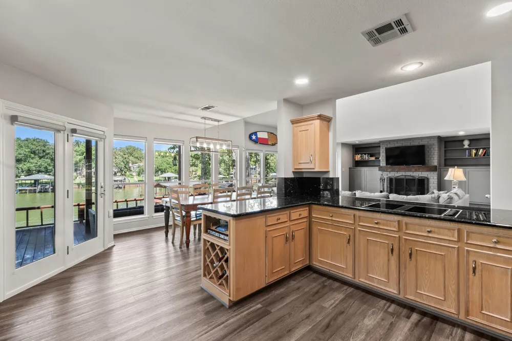 5366 Point LaVista Malakoff, TX 75148