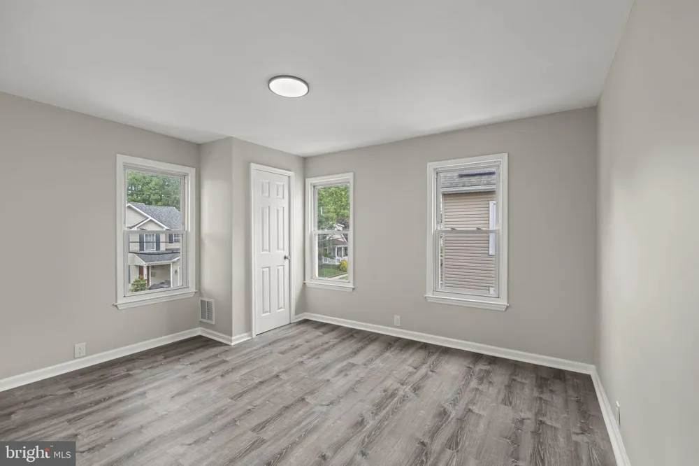 213 CHESTNUT STREET Westville, NJ 08093