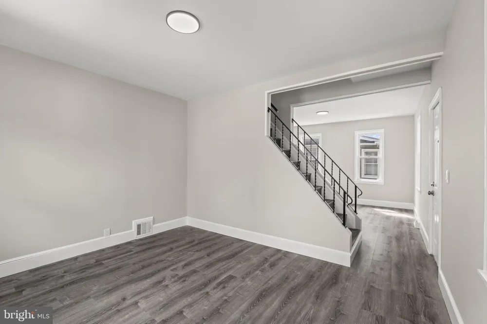 213 CHESTNUT STREET Westville, NJ 08093