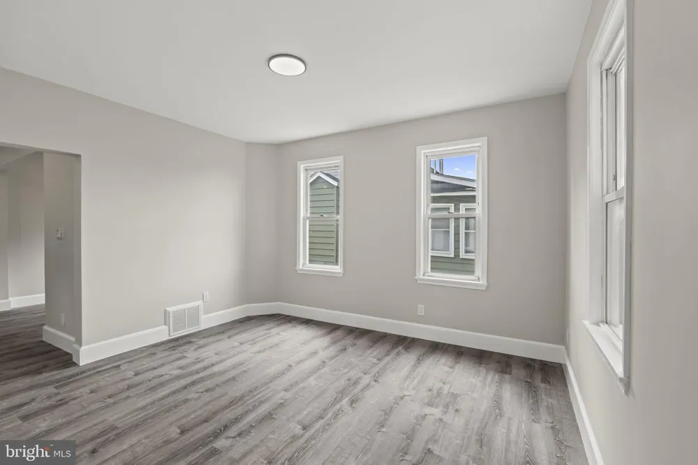 213 CHESTNUT STREET Westville, NJ 08093