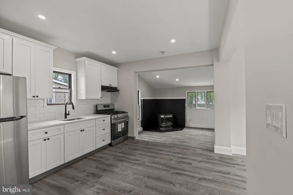 213 CHESTNUT STREET Westville, NJ 08093