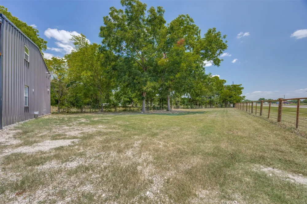 7186 State Highway 24 Commerce, TX 75428