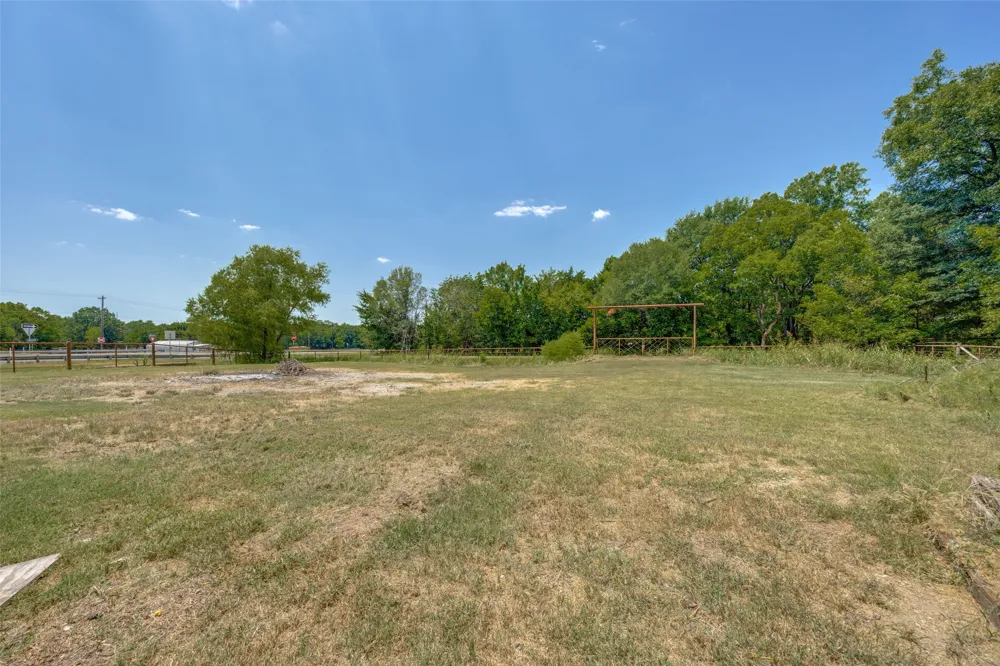 7186 State Highway 24 Commerce, TX 75428