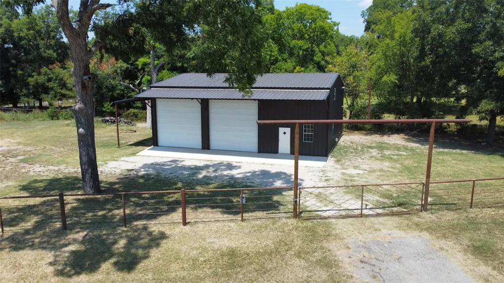 7186 State Highway 24 Commerce, TX 75428