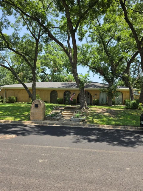 2517 Nantucket Drive